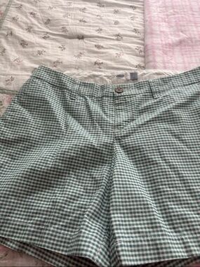 Old Navy Green and White Gingham Shorts - Size 2